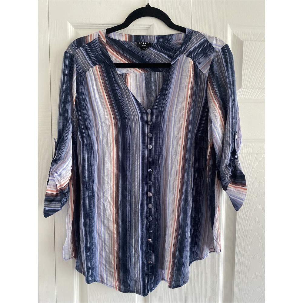 Torrid Harper Georgette Blouse Womens Size 00 Blue Striped Roll Tab Sleeve VNeck